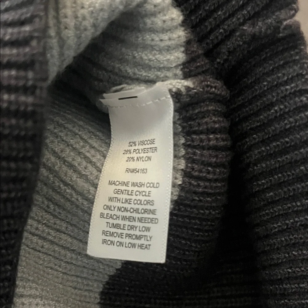Marc New York Gray and Black Zip-Up Sweater never worn sz M - Picture 3 of 4